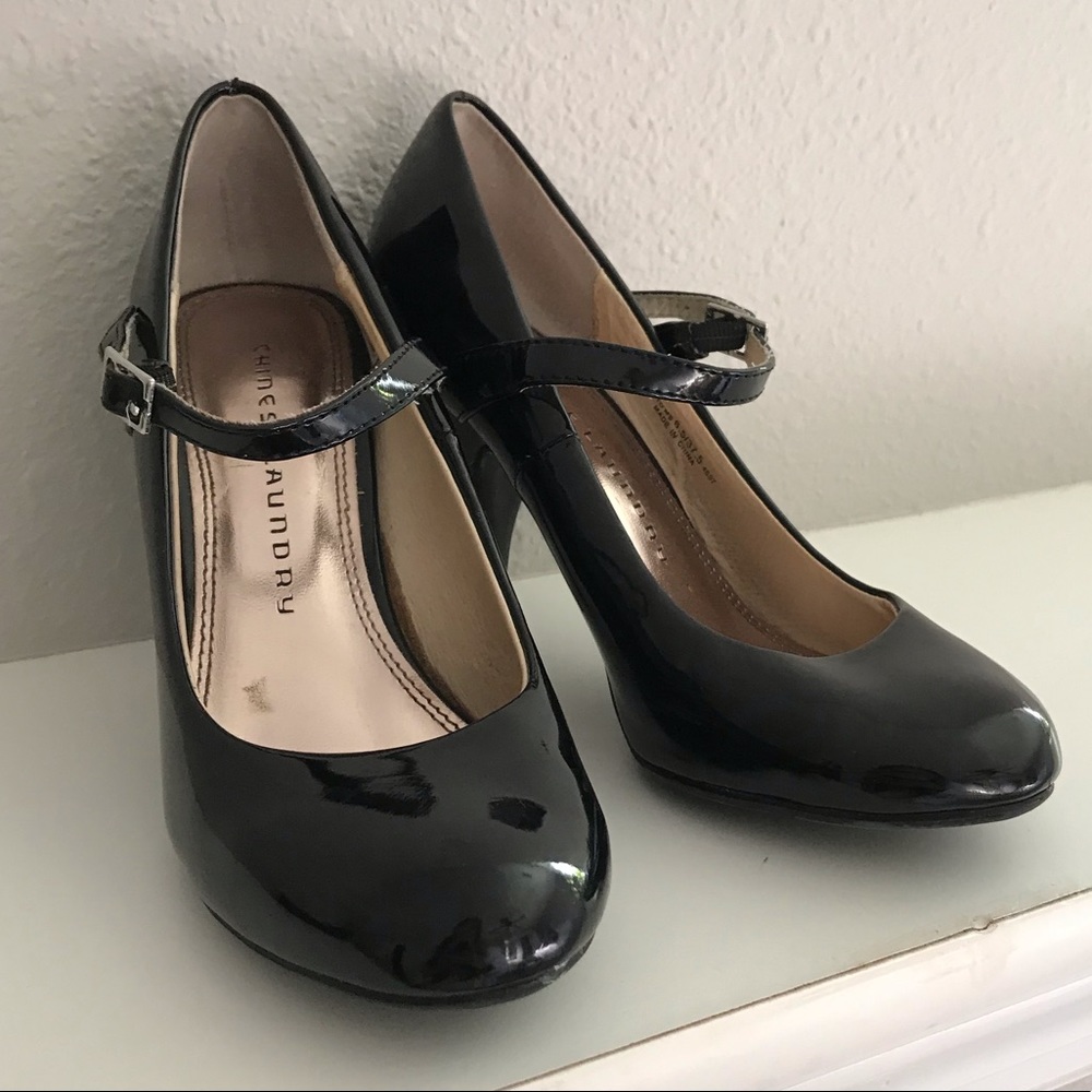 Black Chinese laundry Mary Jane heels